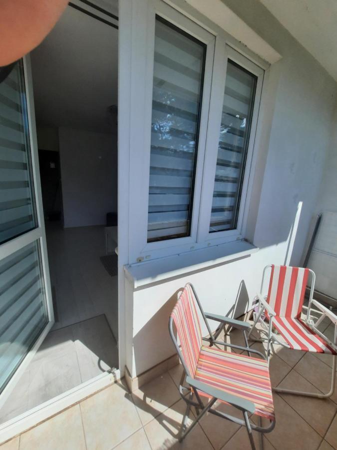 ワルシャワApartament Zorzy Przy Instytucie Kardiologii Aninアパートメント エクステリア 写真