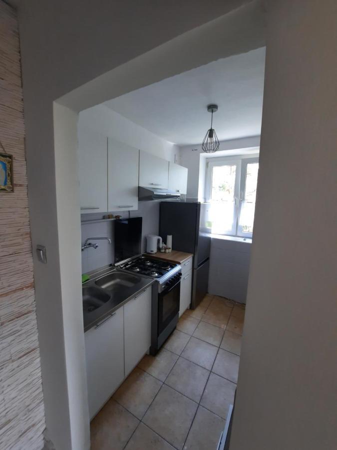 ワルシャワApartament Zorzy Przy Instytucie Kardiologii Aninアパートメント エクステリア 写真