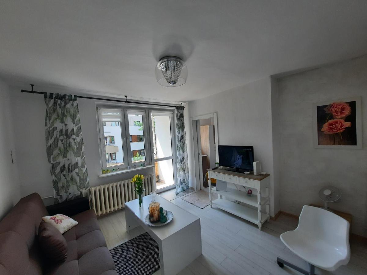 ワルシャワApartament Zorzy Przy Instytucie Kardiologii Aninアパートメント エクステリア 写真