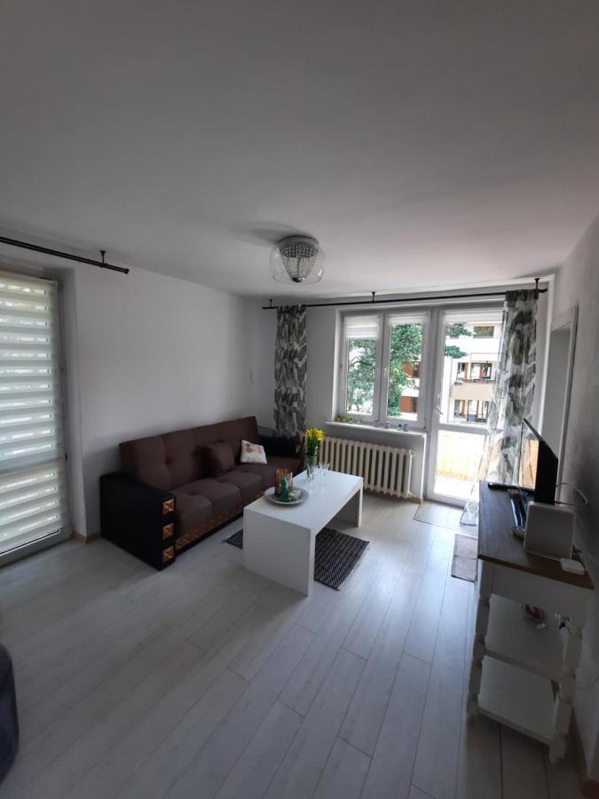 ワルシャワApartament Zorzy Przy Instytucie Kardiologii Aninアパートメント エクステリア 写真