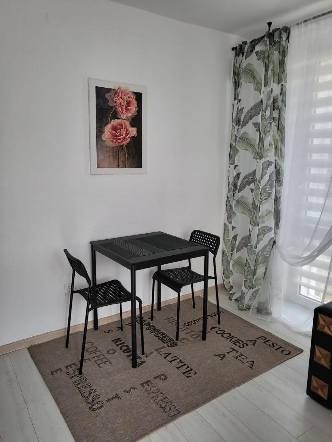 ワルシャワApartament Zorzy Przy Instytucie Kardiologii Aninアパートメント エクステリア 写真